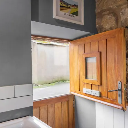 Holiday home Host & - Cedar View Whitby