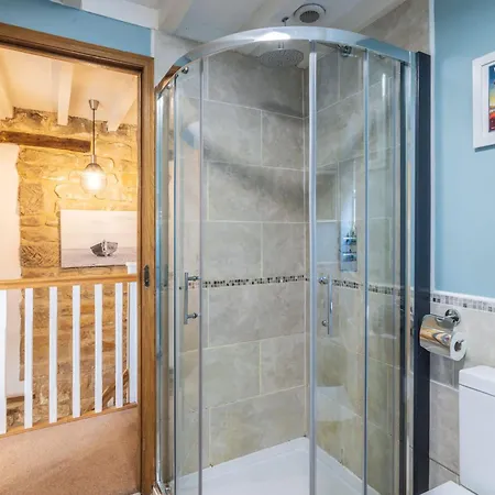 Holiday home Host & - Cedar View